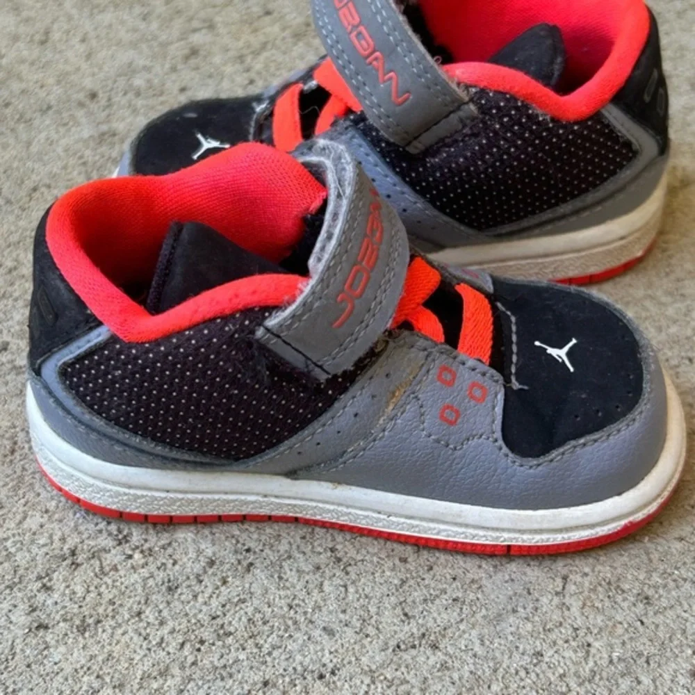Nike air‎ Jordan toddler 4c gray/black/coral 351028-048